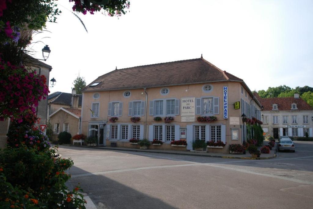 Hotel Restaurant Le Parc Arc-en-Barrois Esterno foto